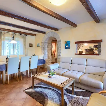 Villa Prisedi *