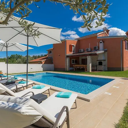 Prisedi Villa